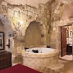 Under Cave Cappadocia فندق أوروغوبْ