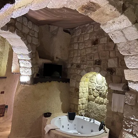 ホテル Under Cave Cappadocia ウルギュップ